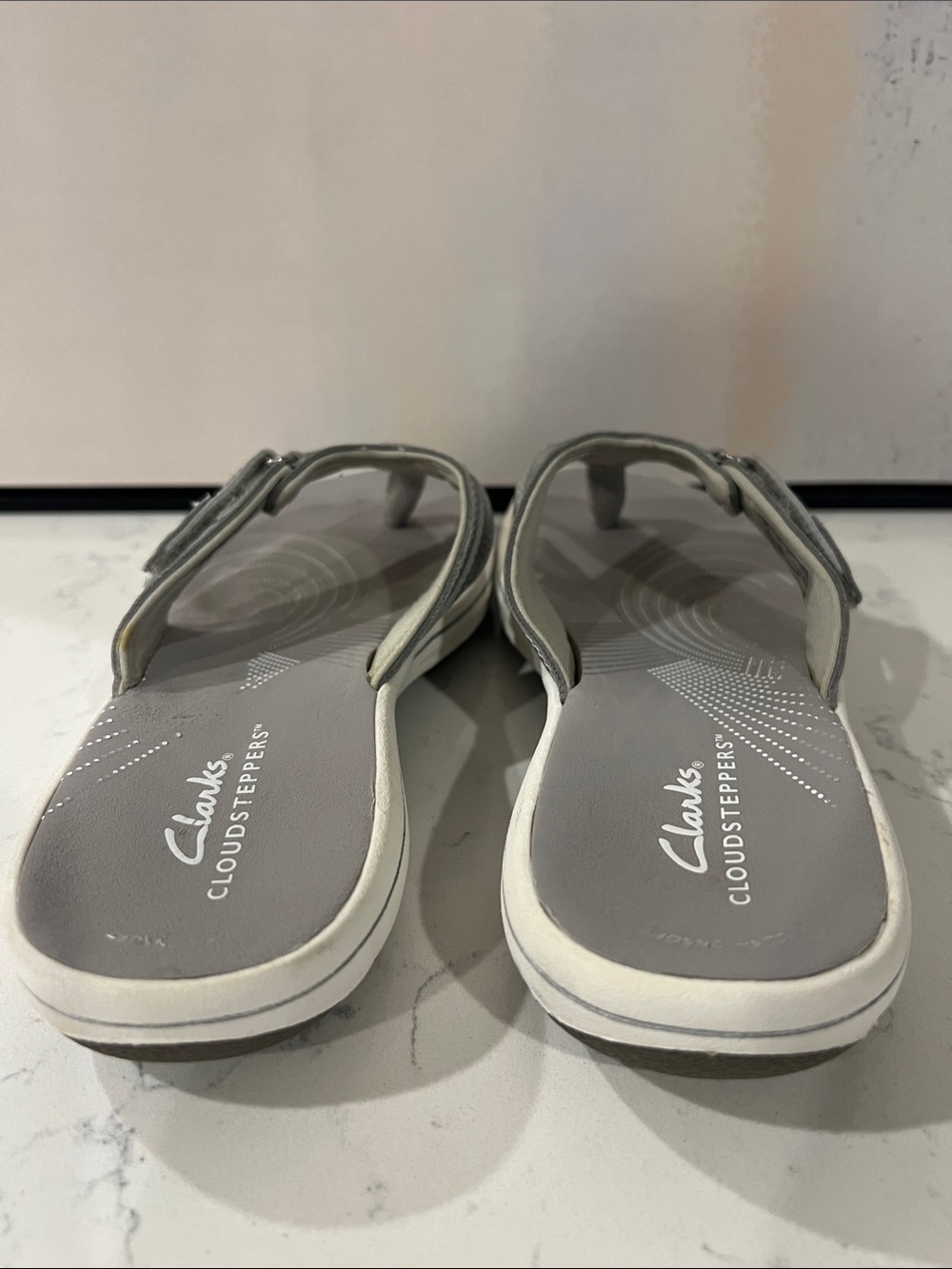 Clarks Cloudstepper women’s thong slip on sandals, size 7 - Picture 5 of 16